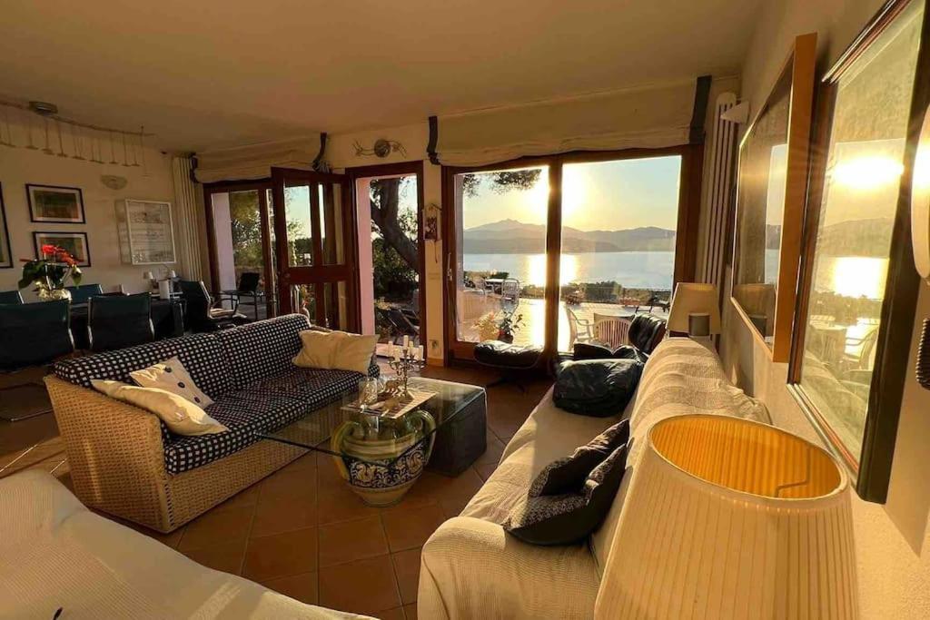 Villa Mit Whirlpool Und Phantastischer Aussicht Capoliveri Kültér fotó