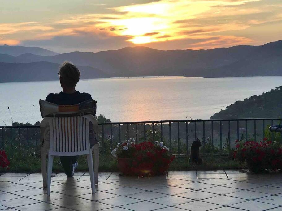 Villa Mit Whirlpool Und Phantastischer Aussicht Capoliveri Kültér fotó