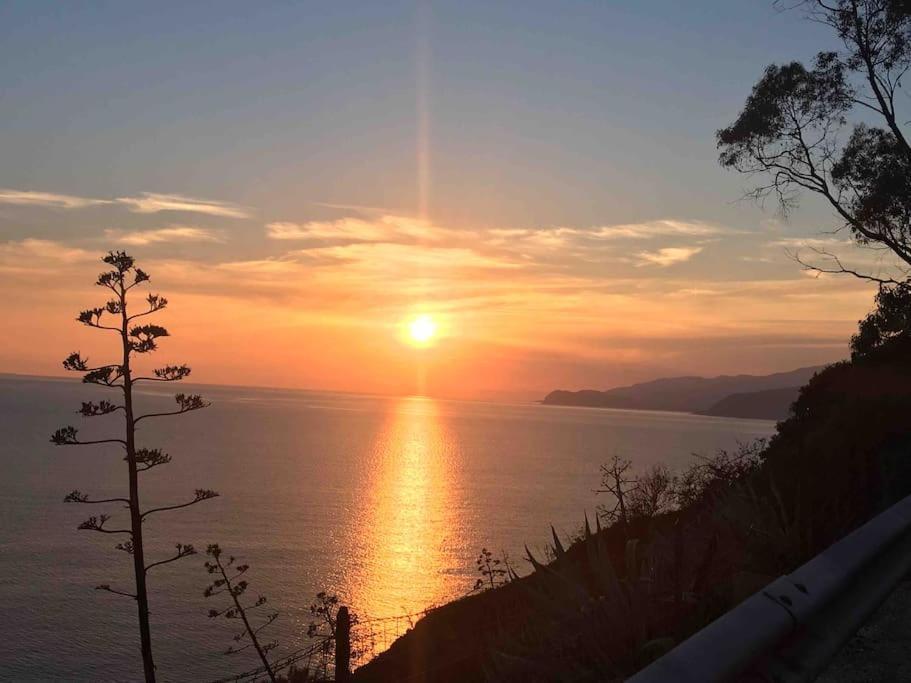 Villa Mit Whirlpool Und Phantastischer Aussicht Capoliveri Kültér fotó