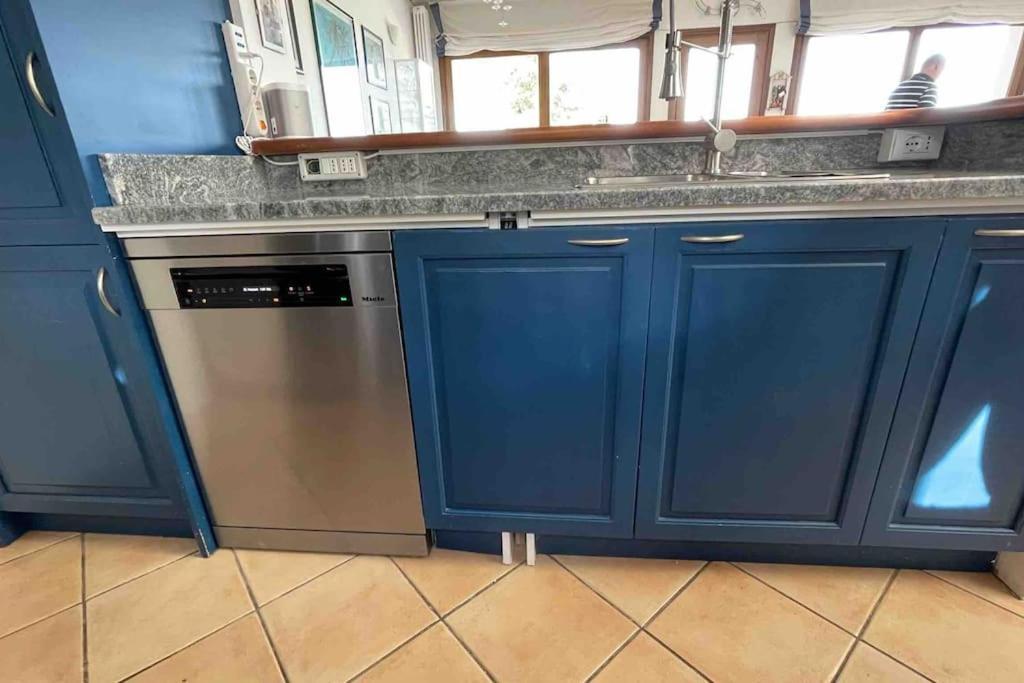 Villa Mit Whirlpool Und Phantastischer Aussicht Capoliveri Kültér fotó