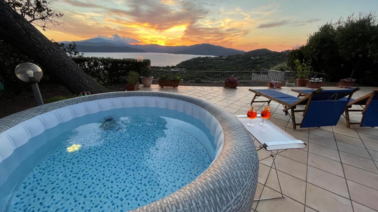 Villa Mit Whirlpool Und Phantastischer Aussicht Capoliveri Kültér fotó